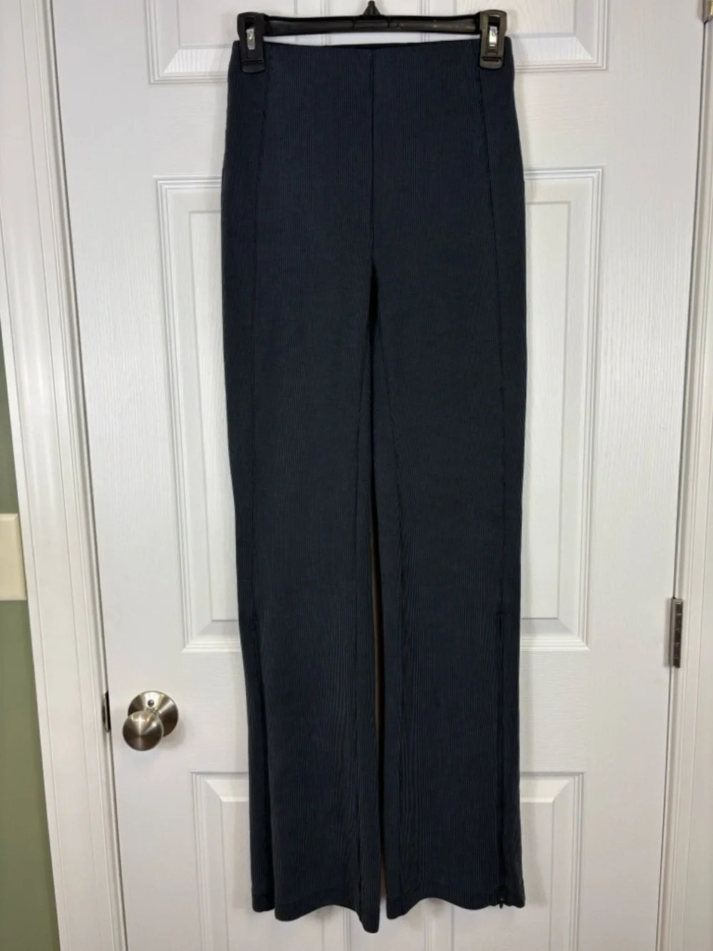 Lululemon brushed softstreme ribbed zip flared pant sz 4